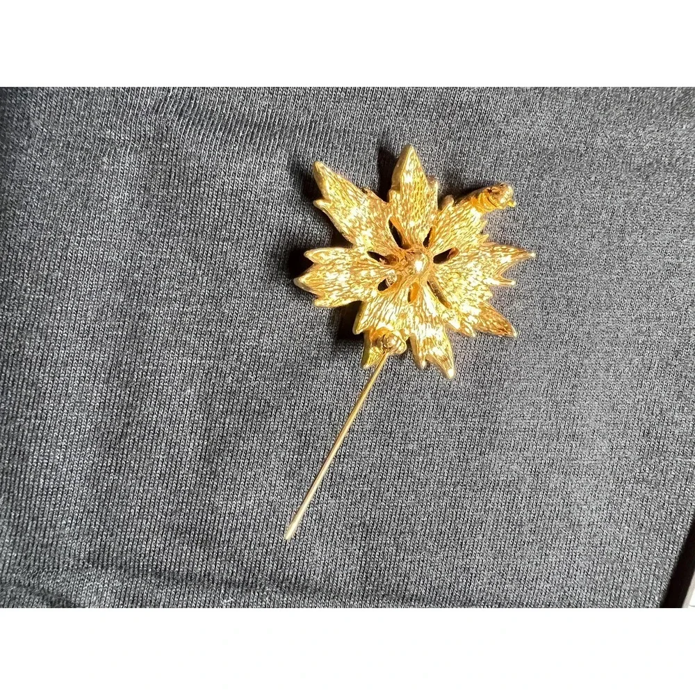 Vintage Gold Tone Red Floral Clear Crystal‎ Enamel Brooch Pin